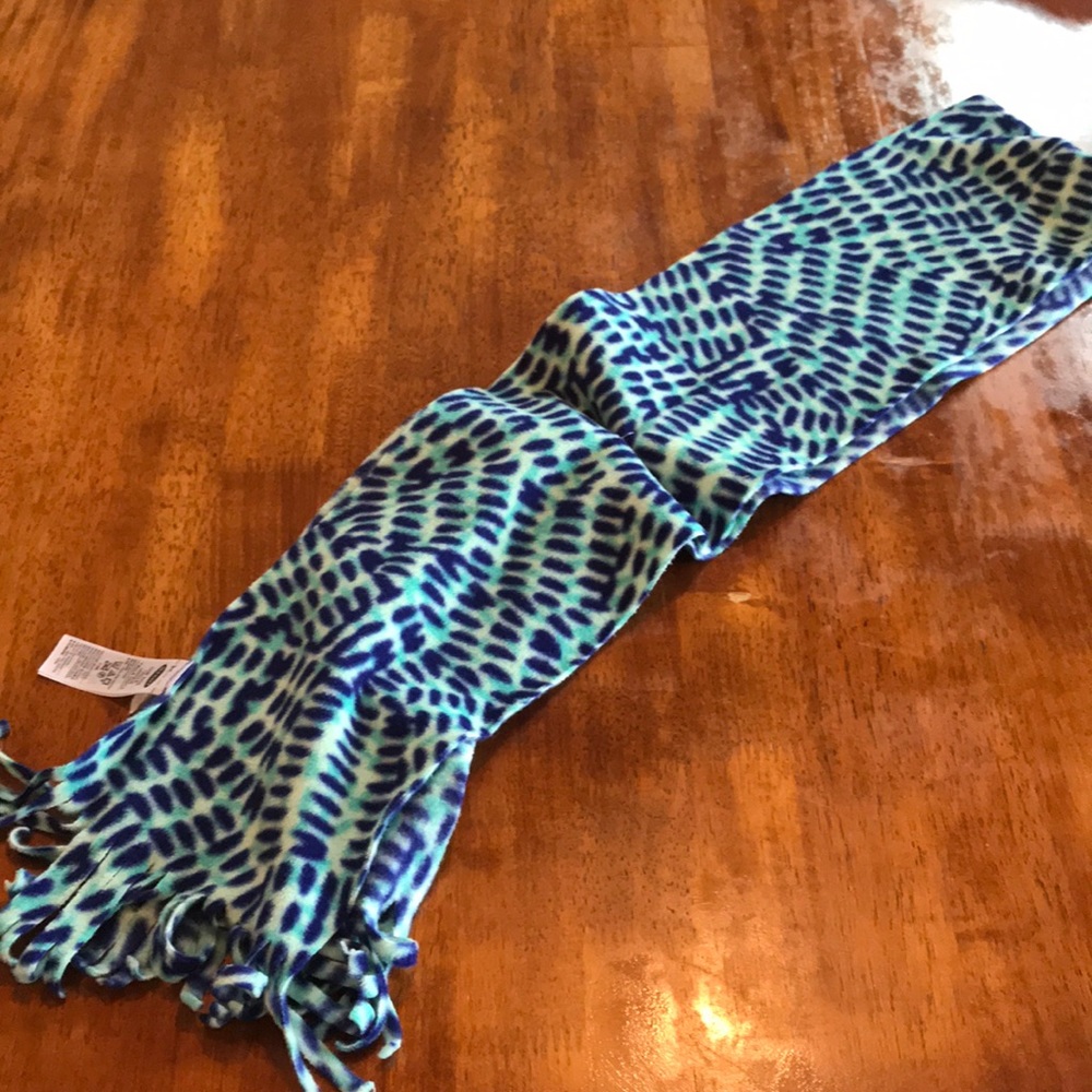 Scarf - Picture 2 of 2